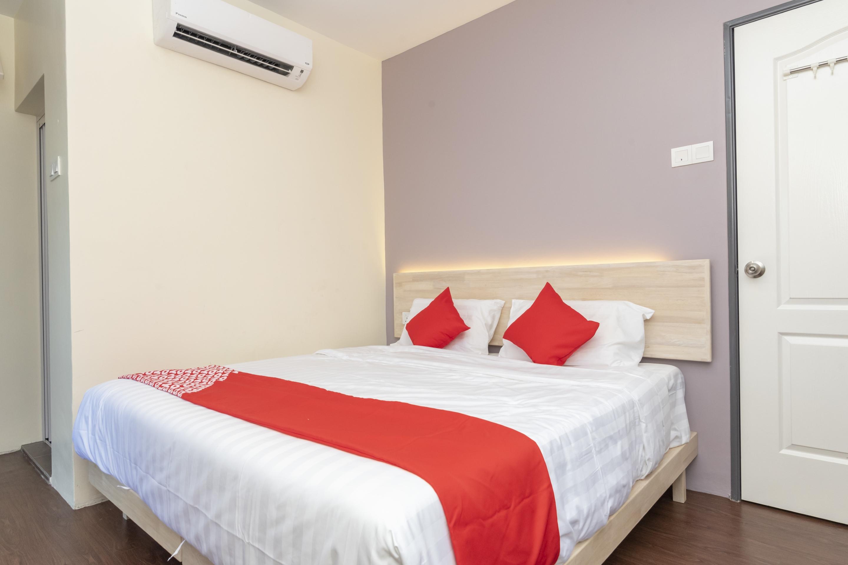Oyo 778 Bmw 2 Hotel Muar Exterior photo